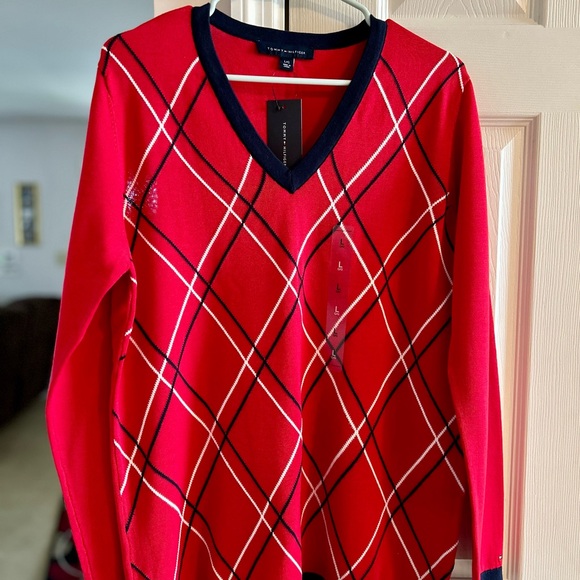 Tommy Hilfiger Argyle V-Neck Sweater - Picture 2 of 3